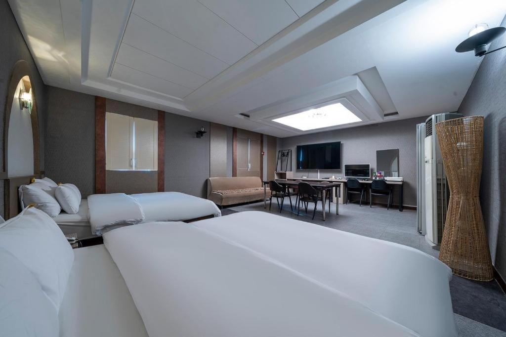 Фото Hotel No. 1