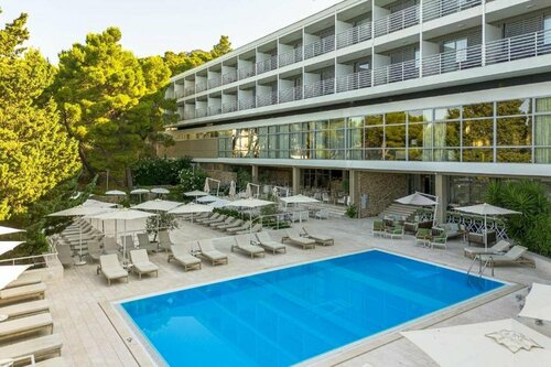 Гостиница Bluesun Hotel Maestral в Бреле