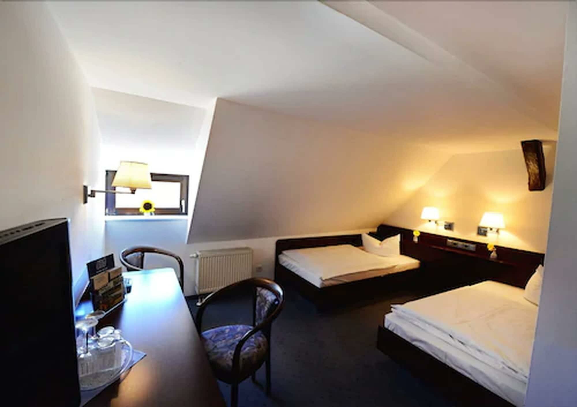 Фото Hotel Goldener Adler