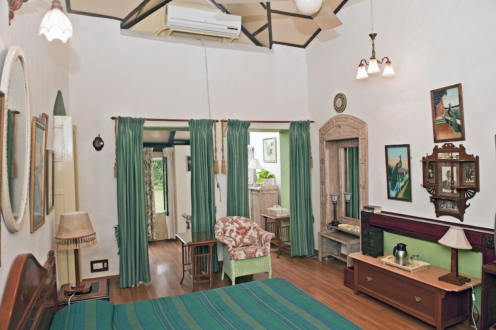 Фото WelcomHeritage Connaught House