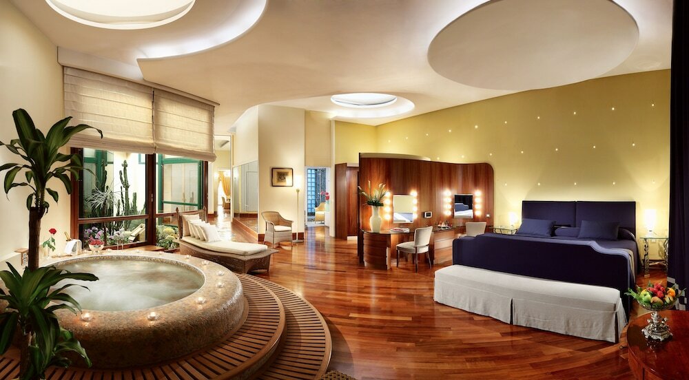 Фото Grand Hotel Vesuvio