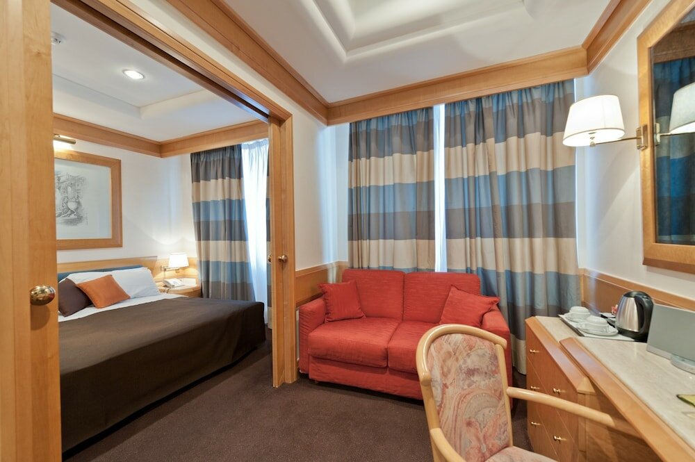 Фото Hotel White