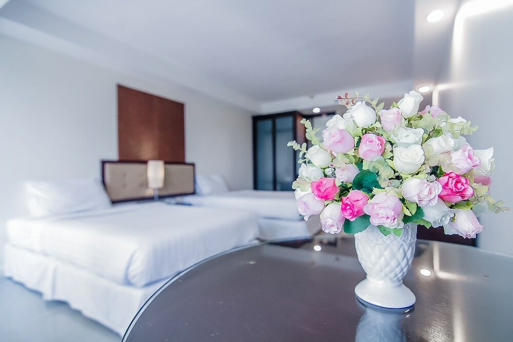 Фото Romance Hotel Srinakarin