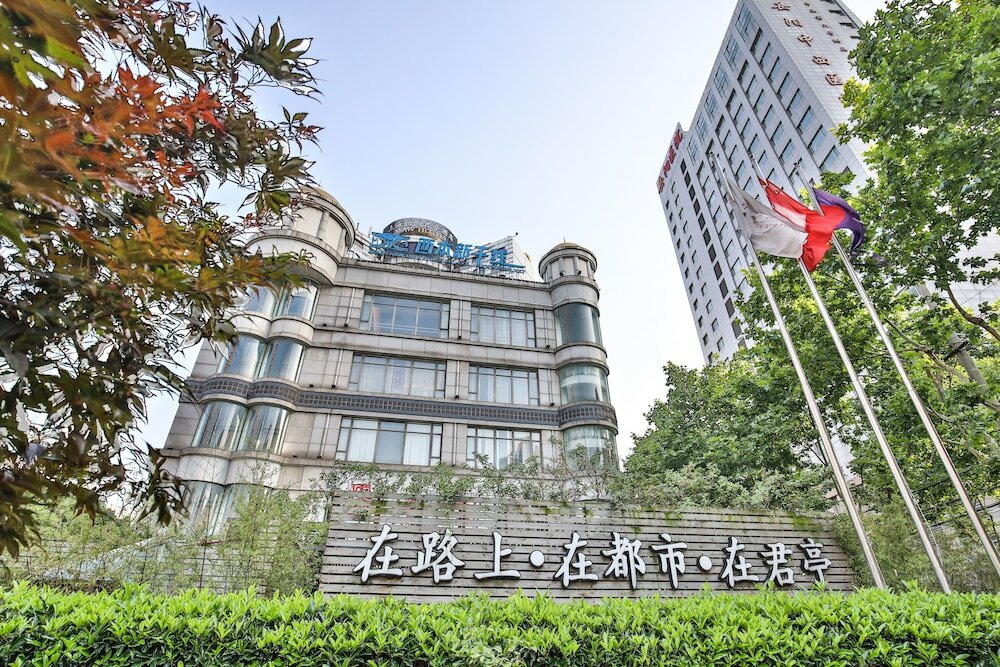 Фото отеля 1