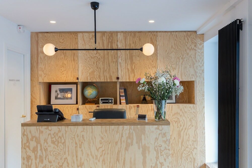 Фото Hotel Montholon Paris