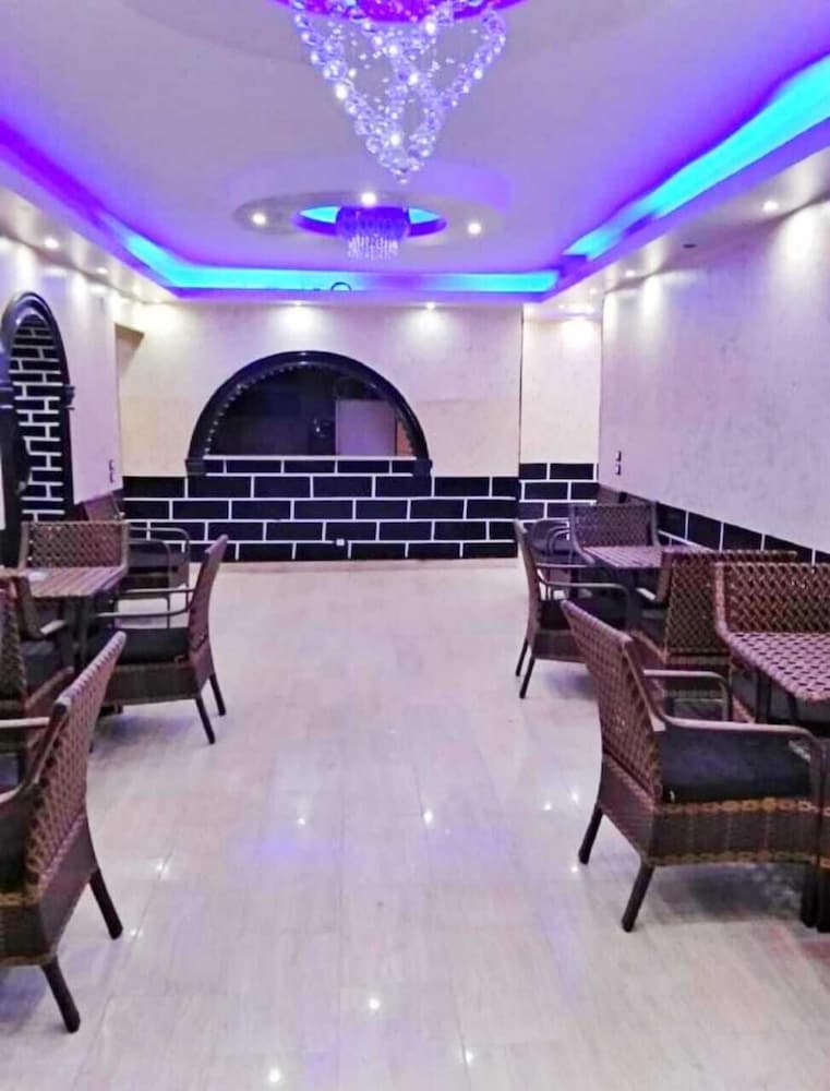 Фото Oasis Hotel