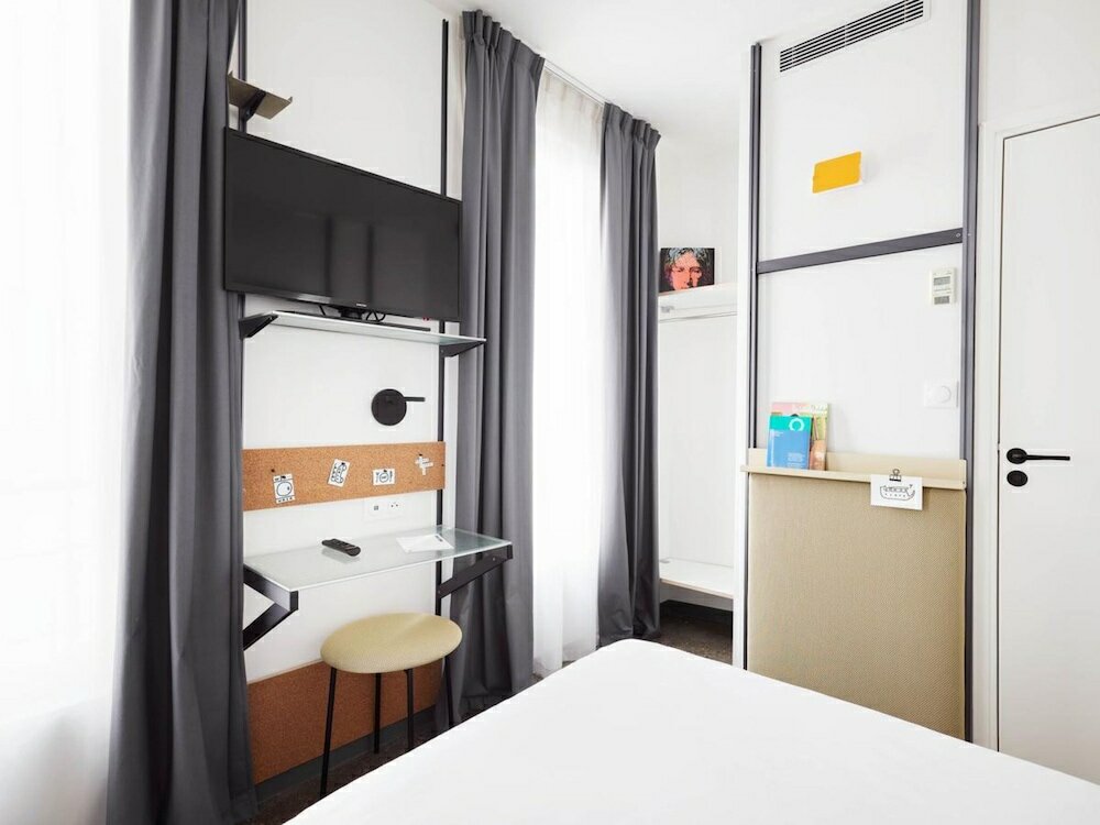 Фото French Theory