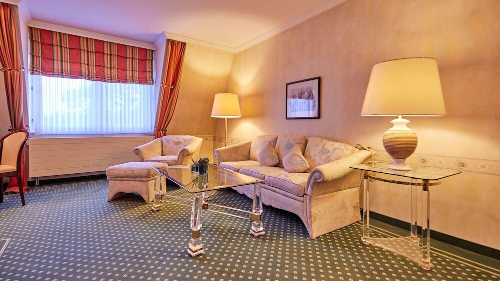 Фото Hotel Landgut Horn