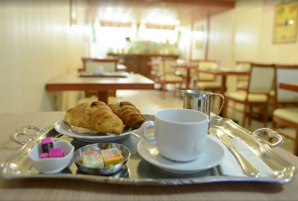 Фото Best Western Flers Centre Gare