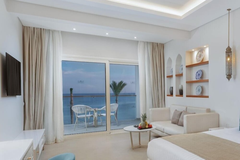 Фото Sunrise Remal Beach Resort