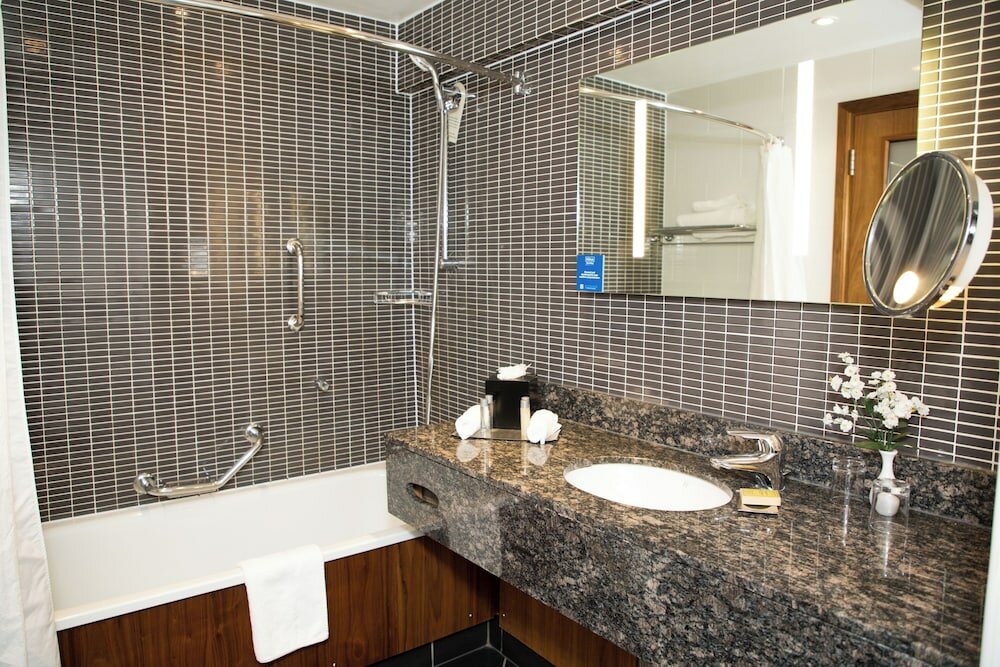 Фото Best Western Plus Moat House Reading