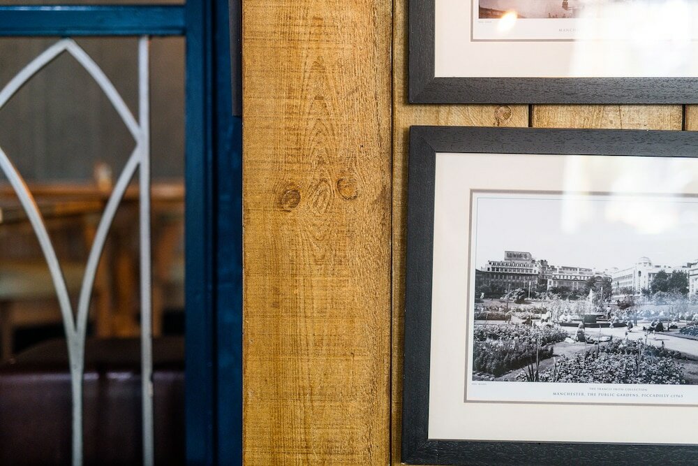 Фото The Mitre Hotel