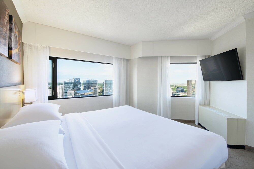 Фото Delta Hotels by Marriott Regina