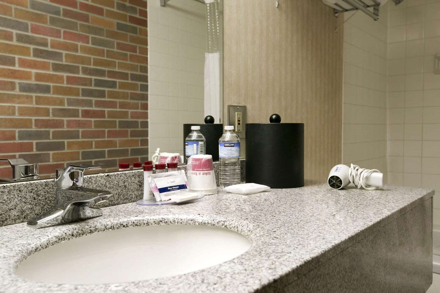 Фото Ramada by Wyndham Lethbridge