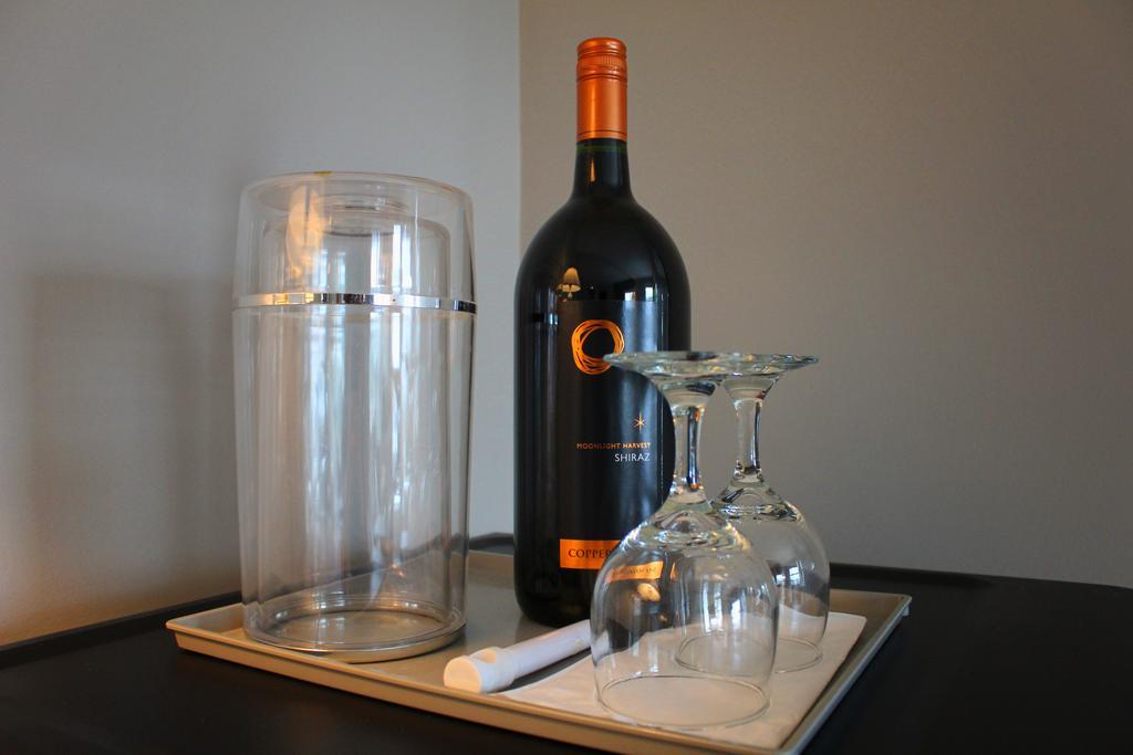 Фото Quarterdeck Inn & Marina Resort