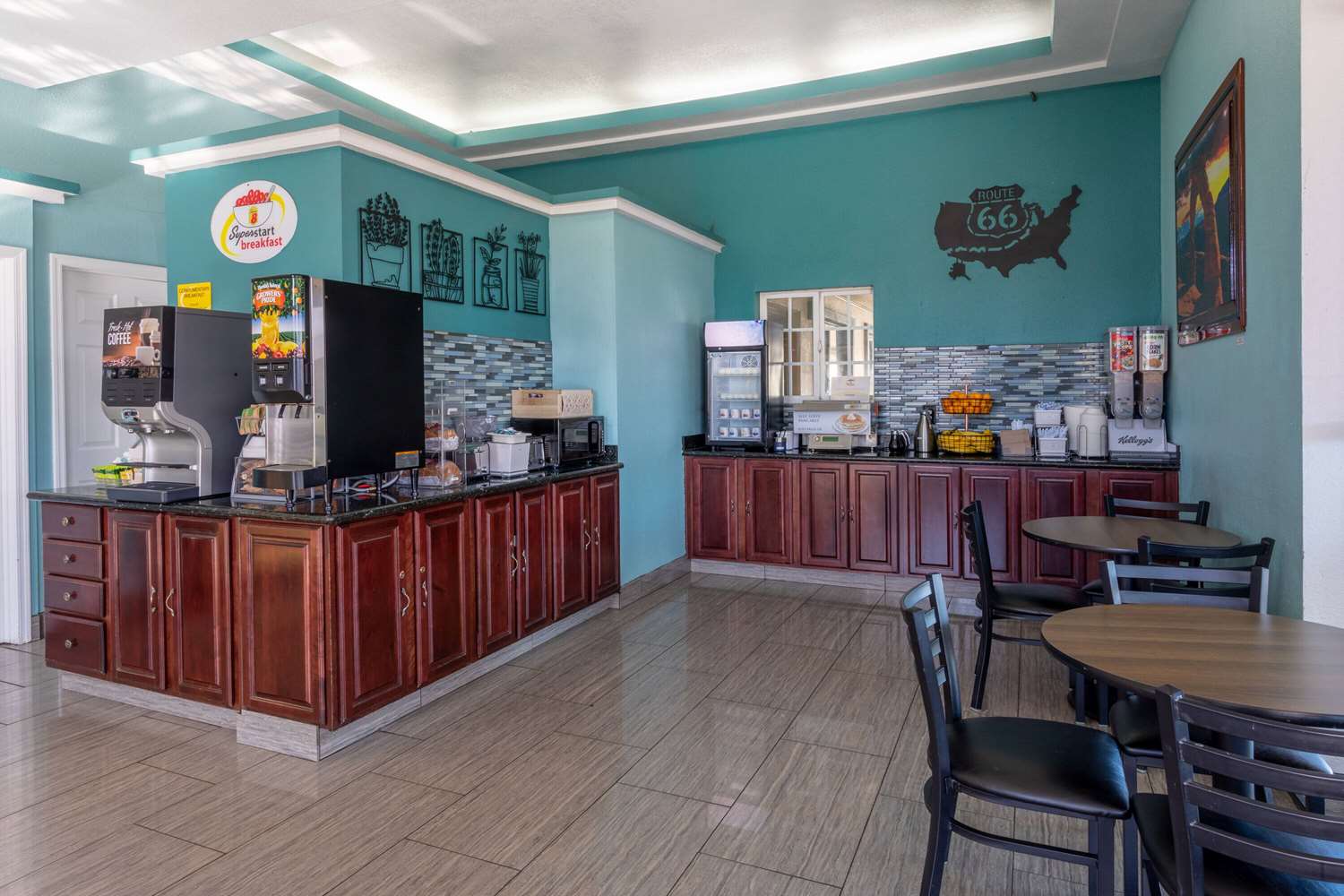 Фото Super 8 by Wyndham Conference Center NAU/Downtown