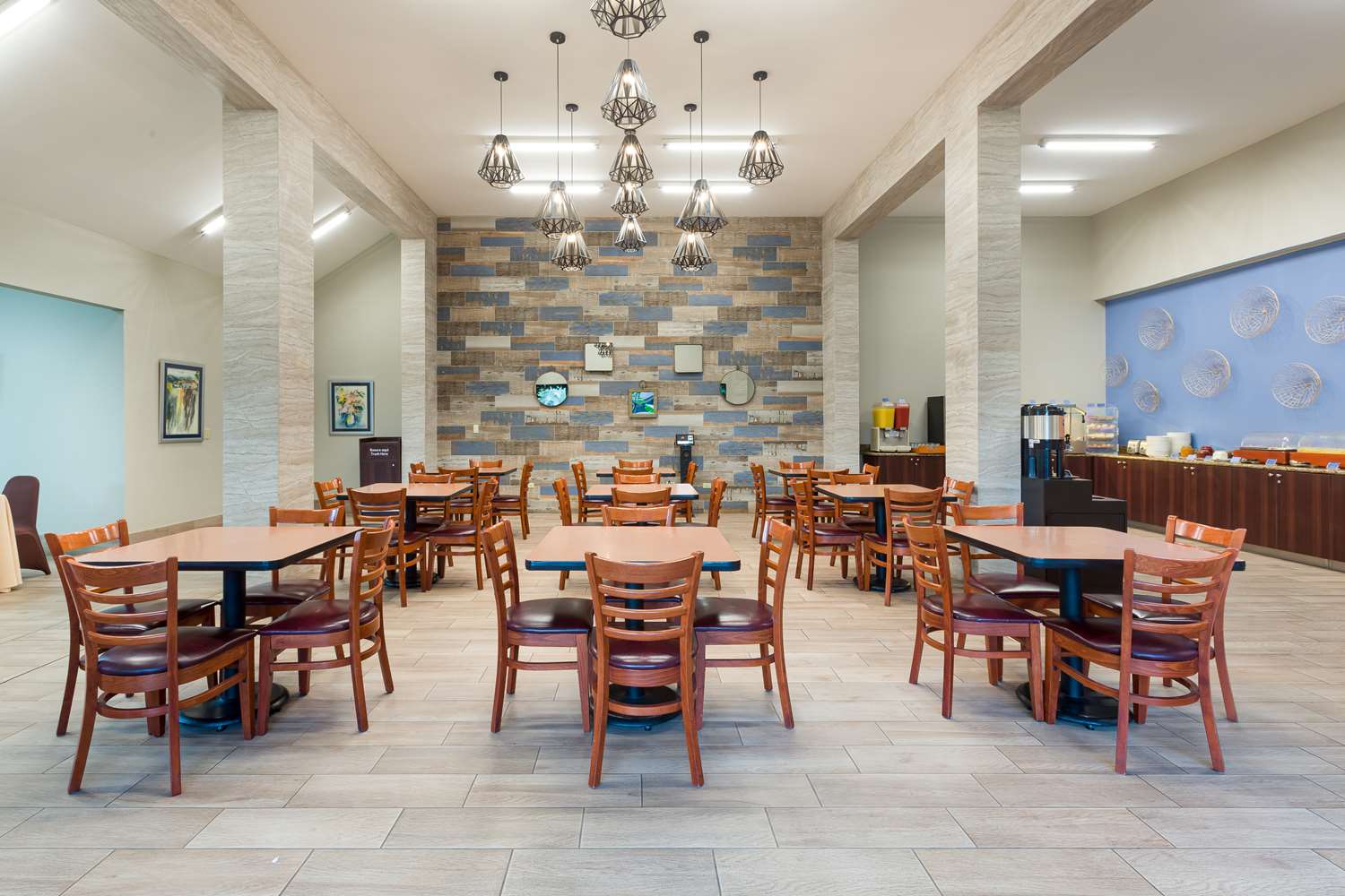 Фото Irazu Hotel & Studios