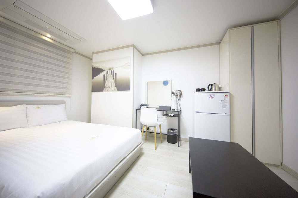 Фото Inn The City Business Hotel