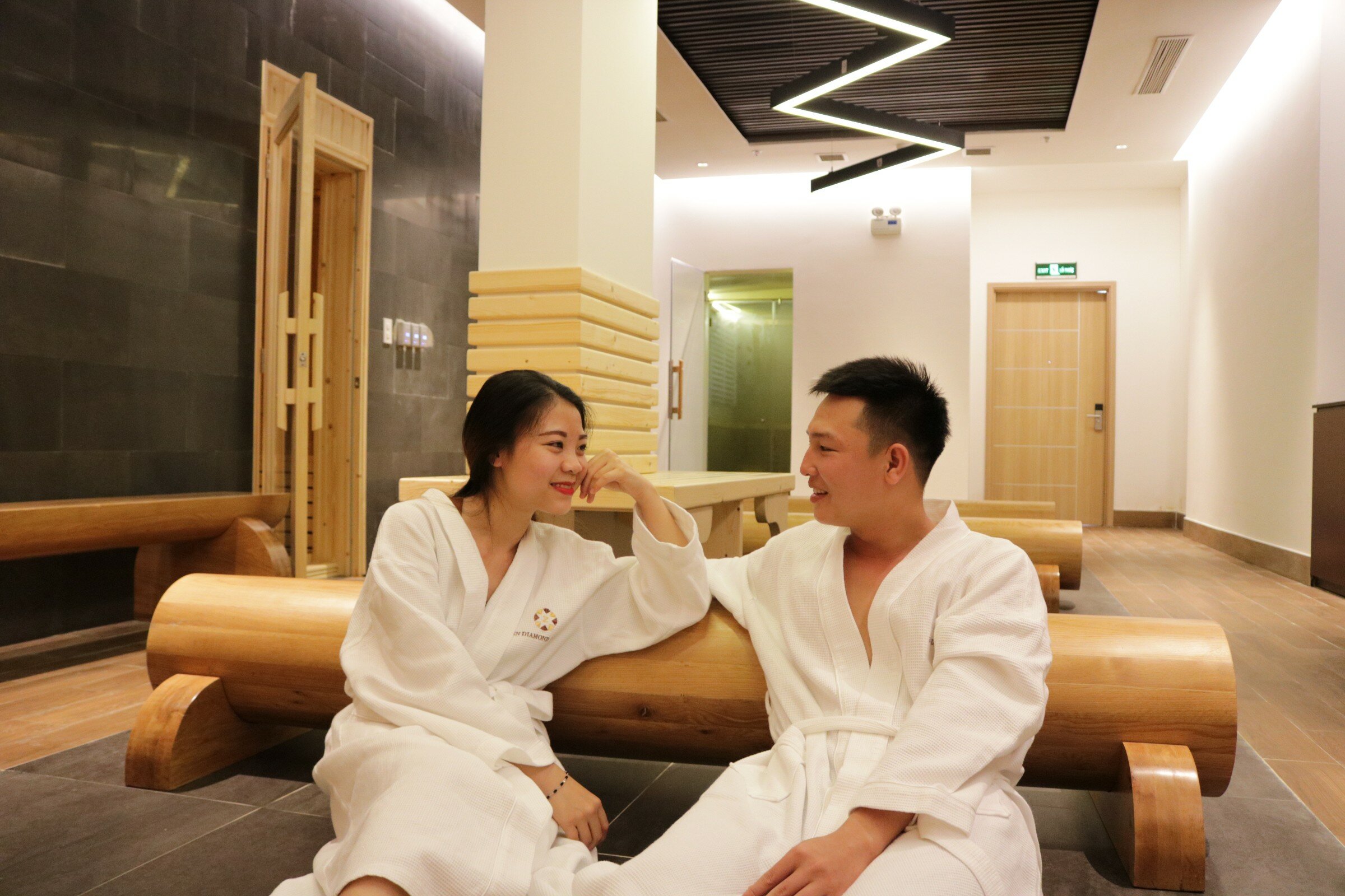Фото Zen Diamond Suites Hotel Danang
