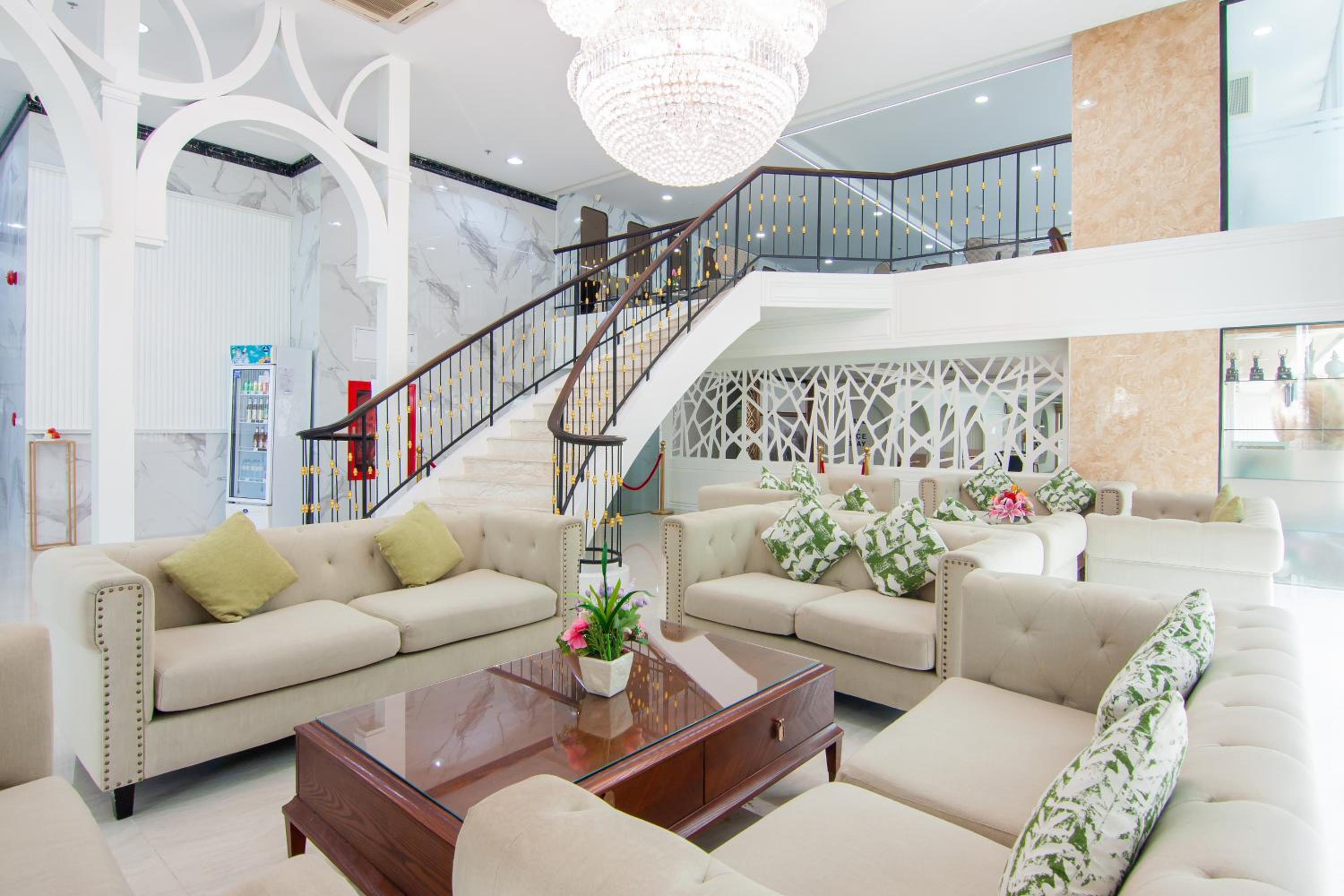 Фото Golden Jomtien Beach Hotel