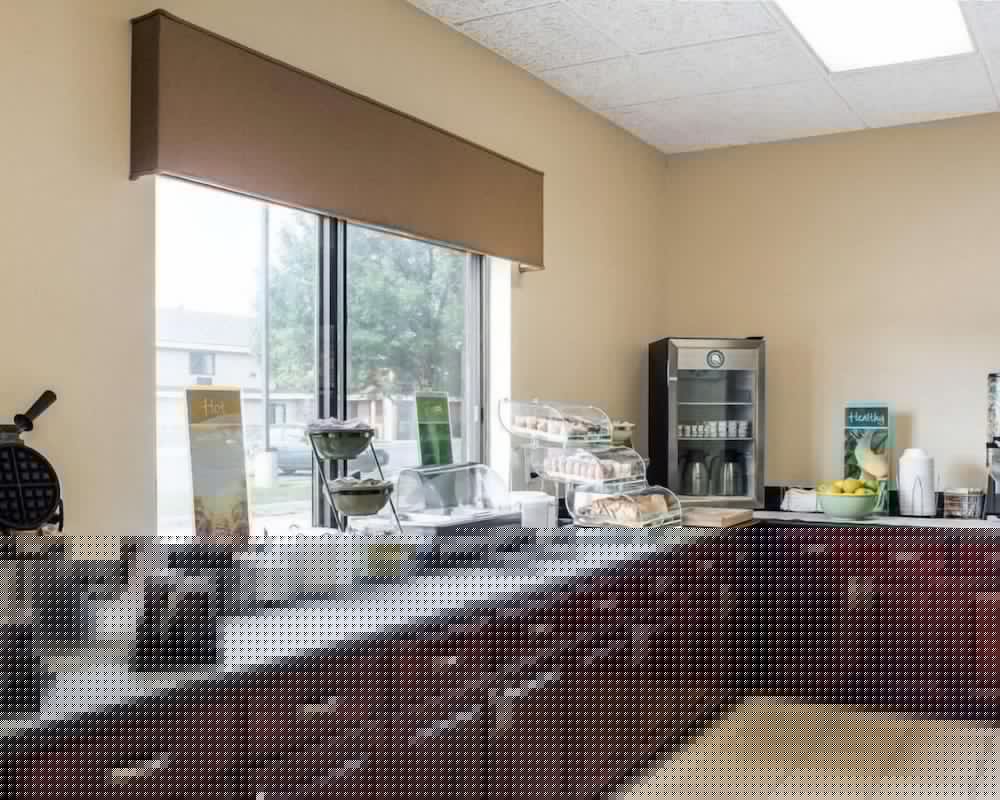 Фото Quality Suites Near West Acres