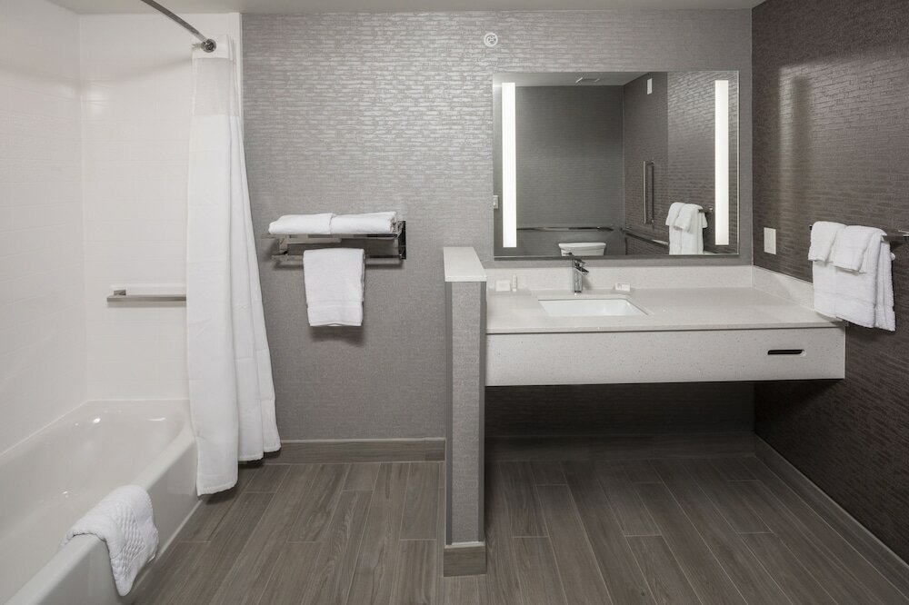 Фото Fairfield Inn & Suites by Marriott Oklahoma City Downtown