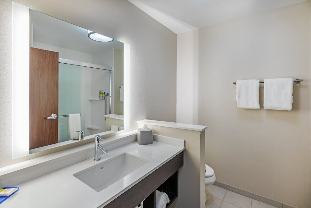 Фото Holiday Inn Express & Suites Purcell, an Ihg Hotel