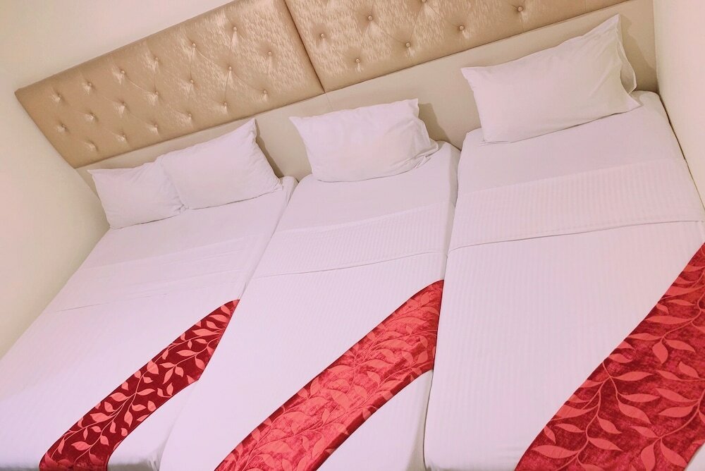 Фото Sandpiper Hotel