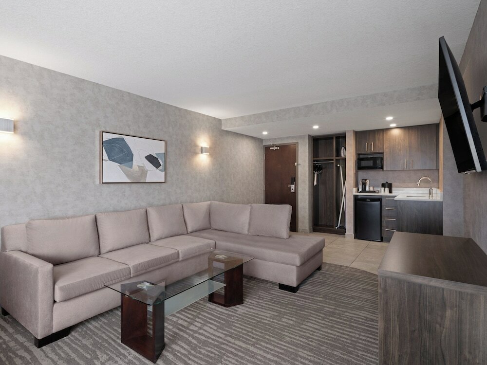 Фото Holiday Inn Calgary-Airport, an Ihg Hotel