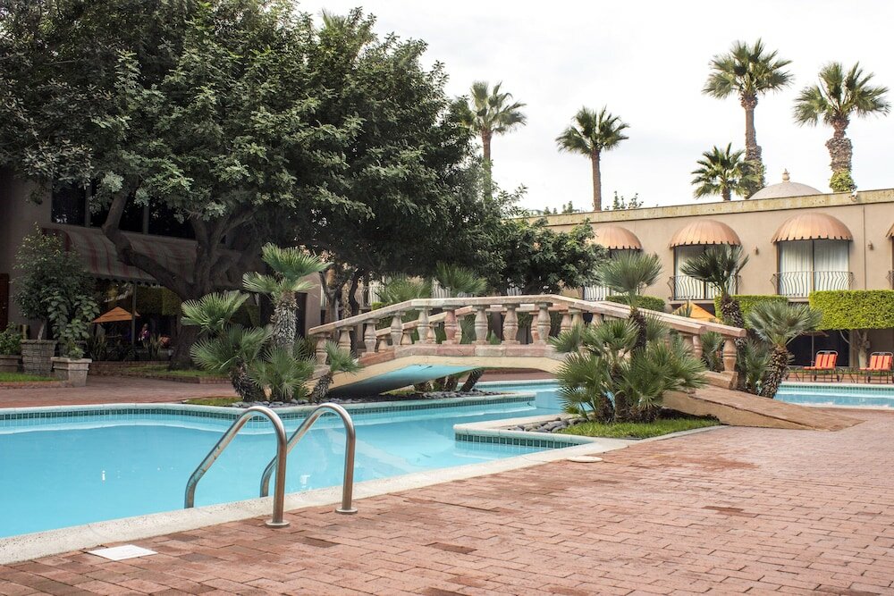 Фото Hotel Lucerna Tijuana