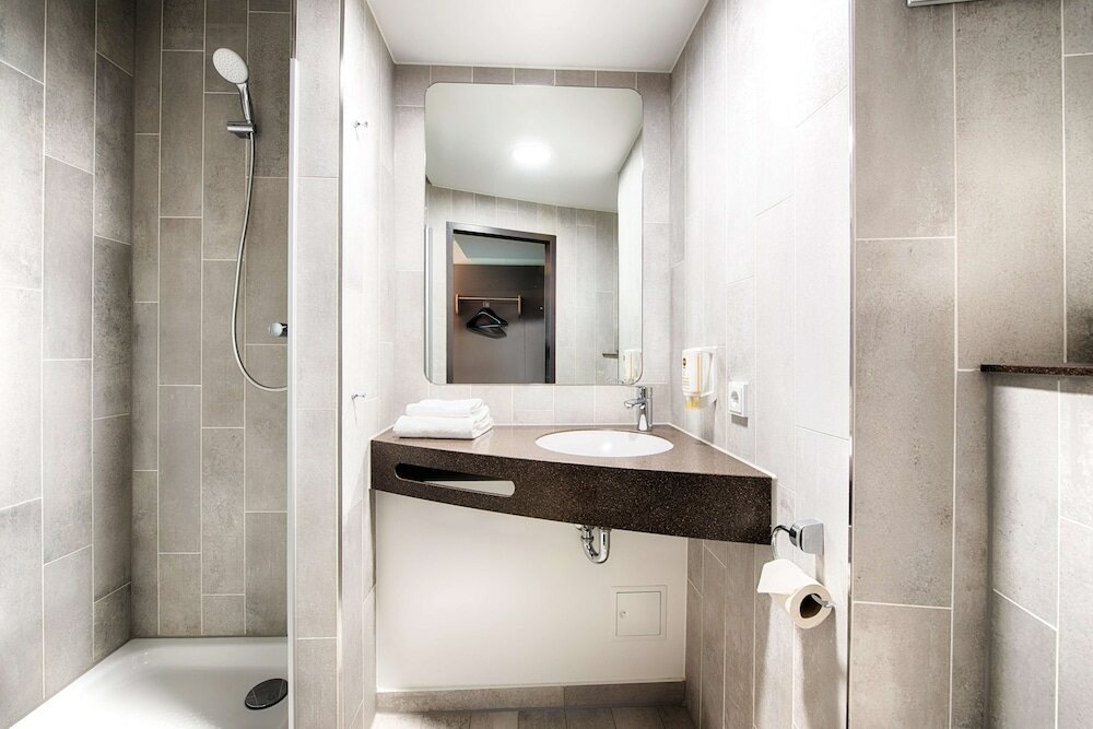 Фото B&b Hotel Rostock-Hafen