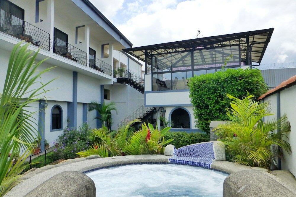 Фото Santo Tomas Hotel