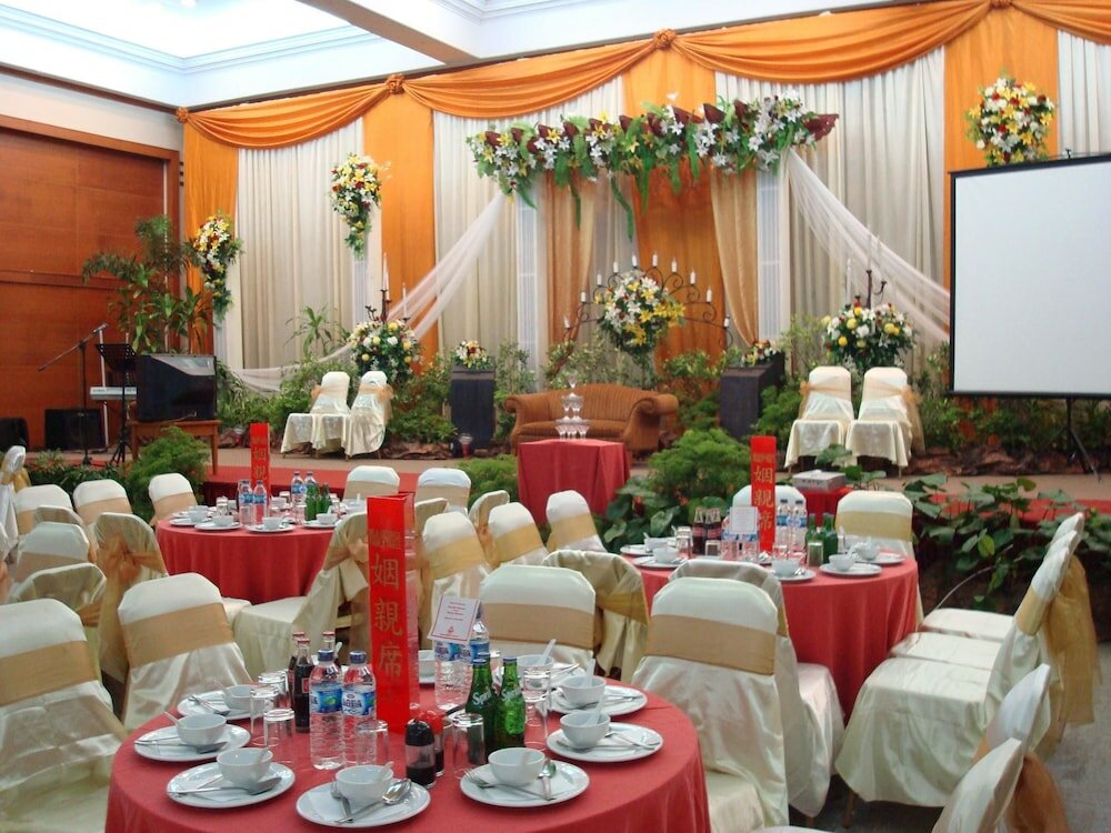 Фото Makassar Golden Hotel