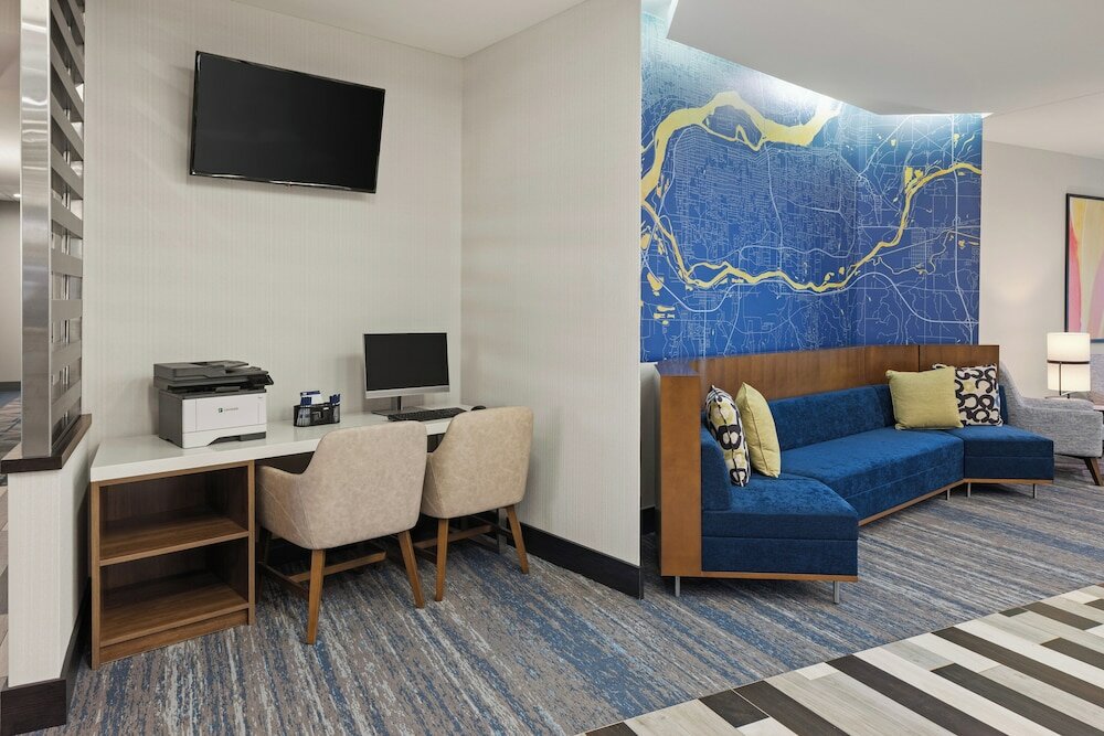 Фото Holiday Inn Express Moline - Quad Cities Area, an Ihg Hotel