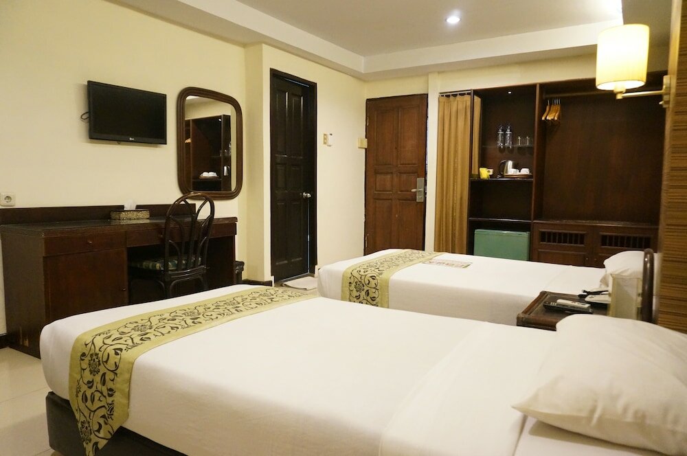 Фото Losari Beach Hotel