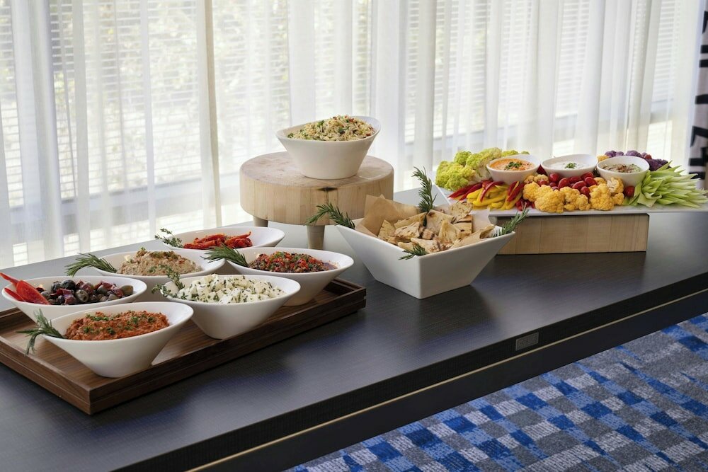 Фото Courtyard by Marriott Los Angeles L. A. Live