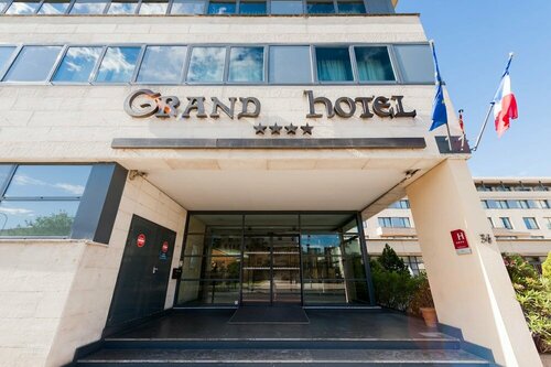 Внешний вид отеля Avignon Grand Hotel в Авиньоне, фото 1