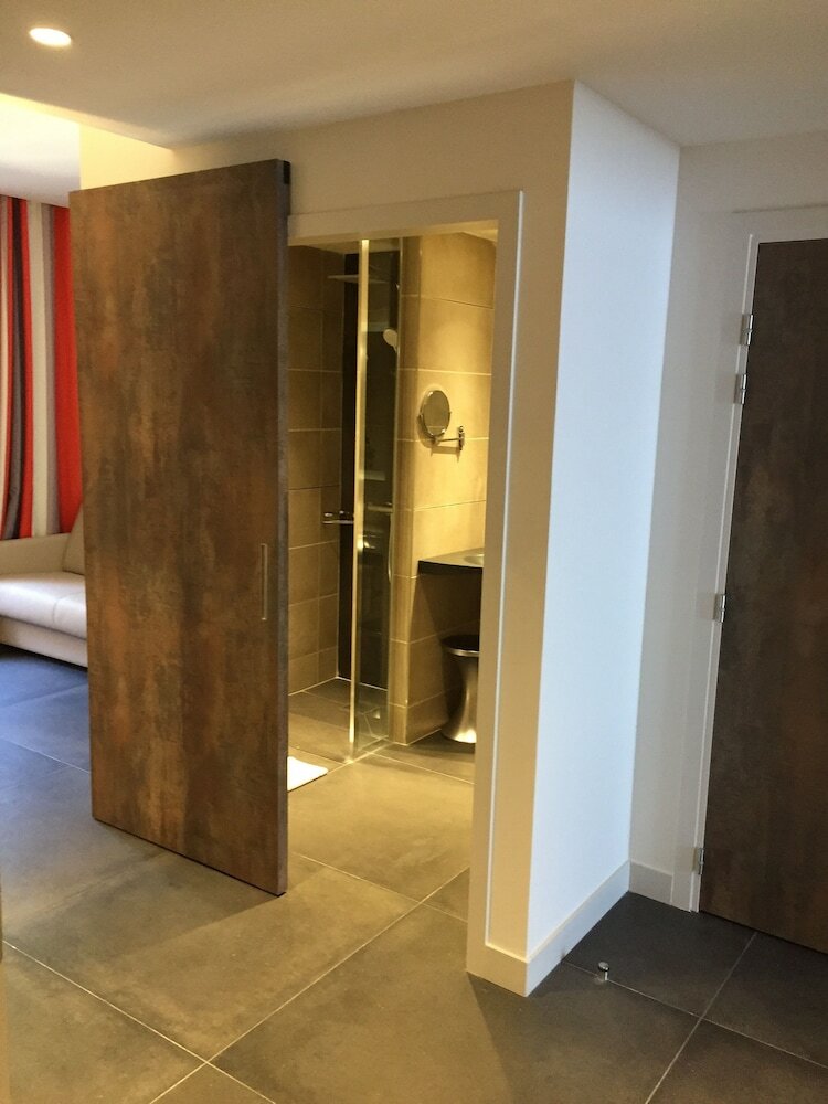 Фото Le Saint Paul Hotel