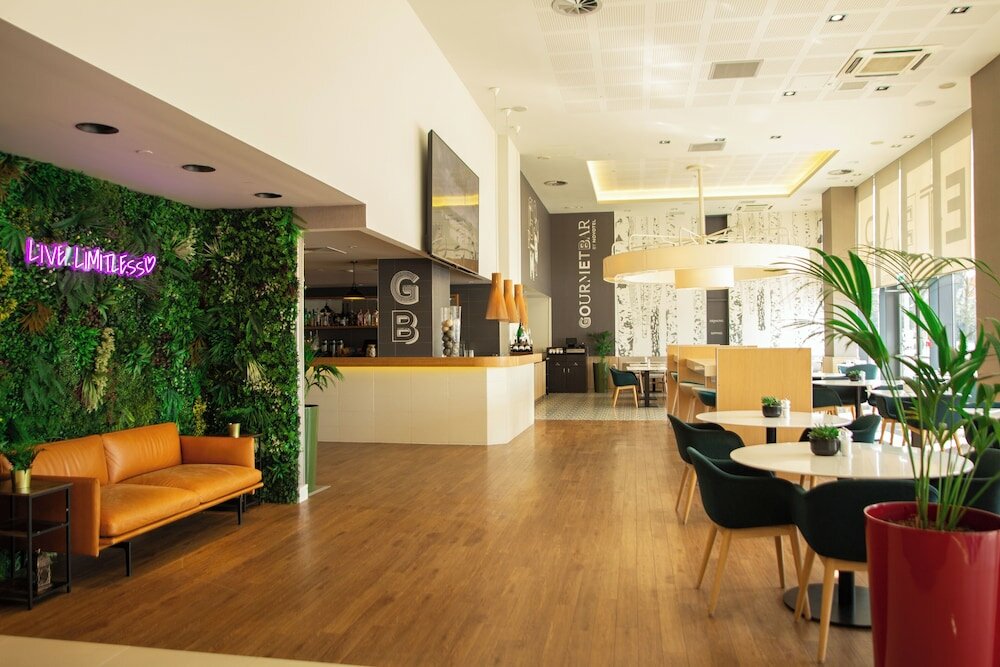 Фото Novotel London Wembley