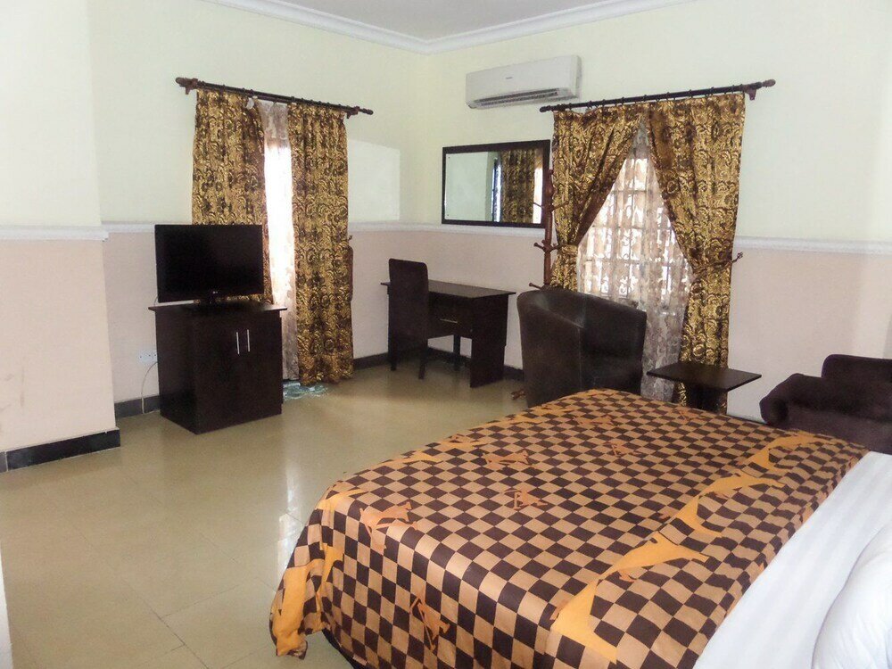 Фото Trafford Hotel