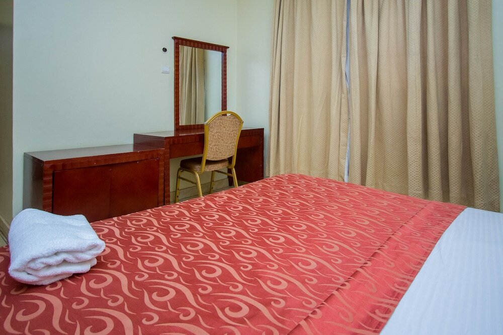 Фото Emerald Hotel