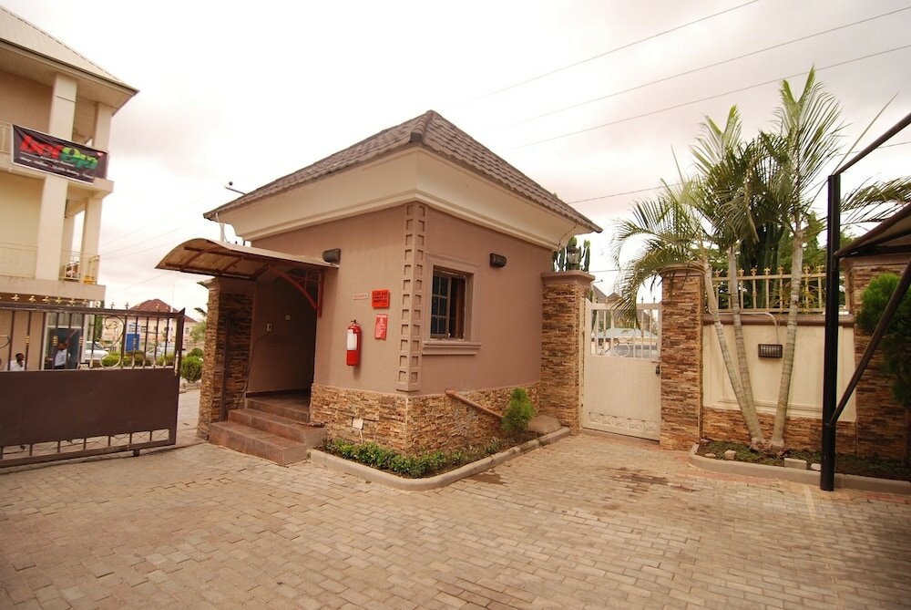 Фото Trafford Hotel