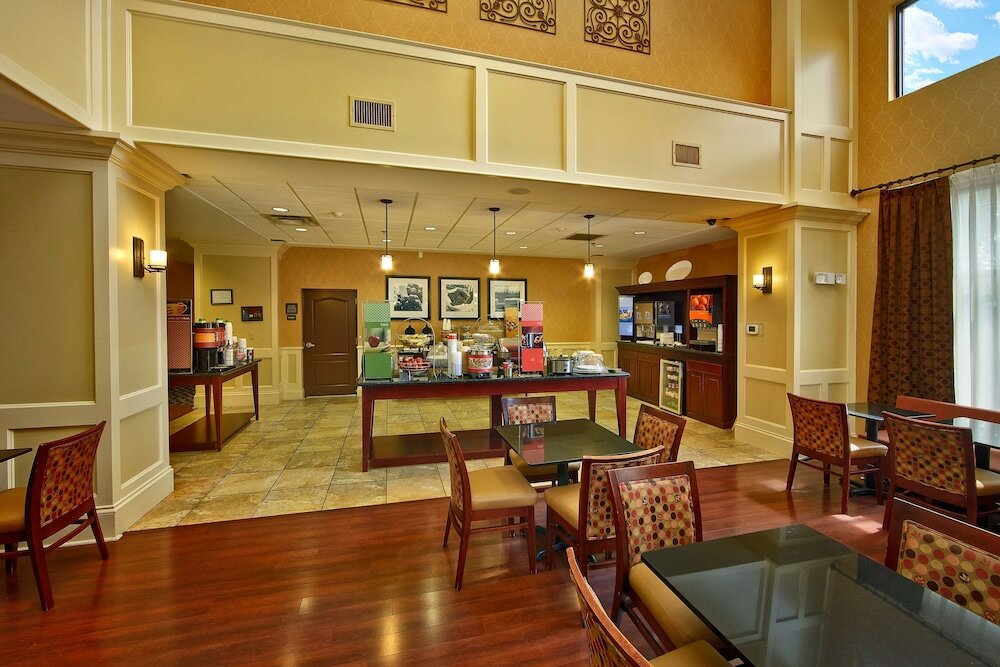 Фото Hampton Inn & Suites Sevierville at Stadium Drive, Tn