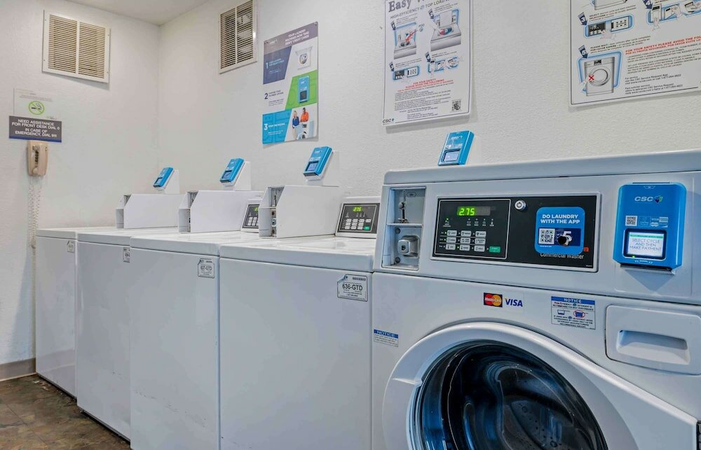 Фото WoodSpring Suites Indianapolis Lawrence