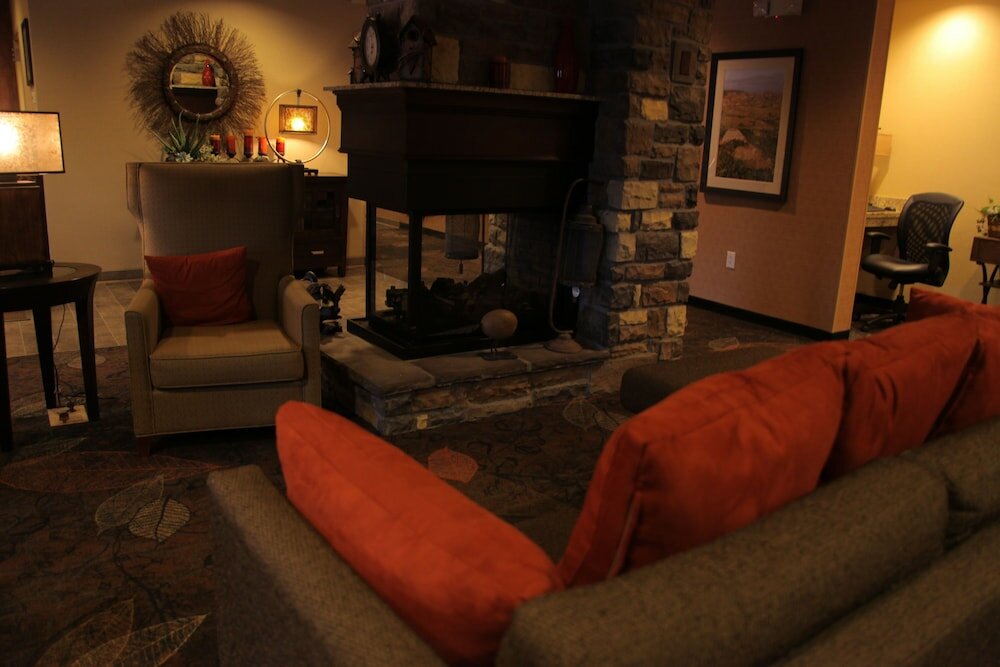 Фото Little Missouri Inn & Suites