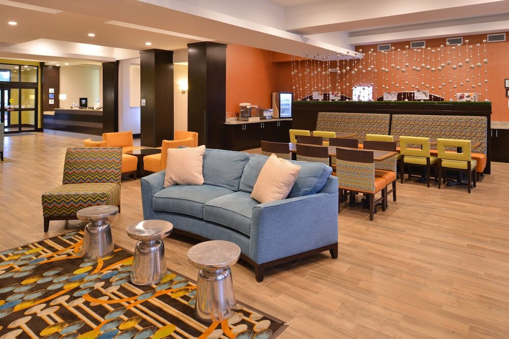 Фото Holiday Inn Express & Suites Austin South, an Ihg Hotel