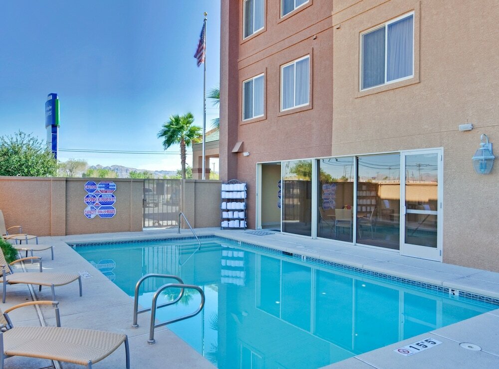 Фото Holiday Inn Express Las Vegas-Nellis, an Ihg Hotel