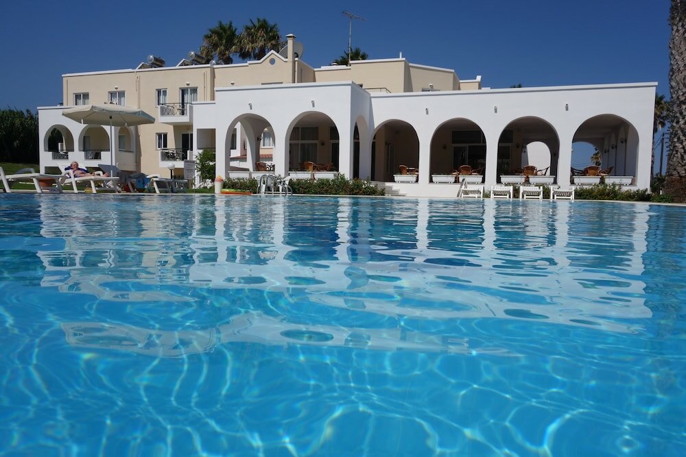 Фото Andromeda Hotel Apartments