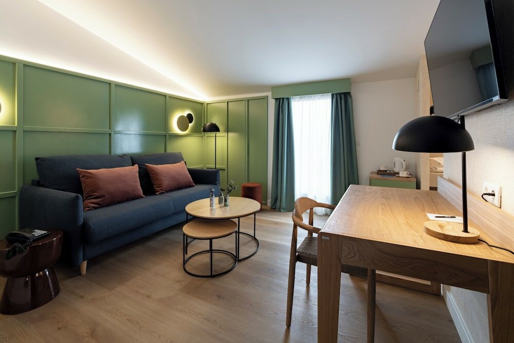 Фото Intelier Rosa