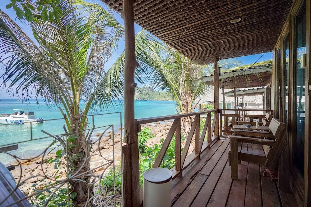 Фото Phi Phi Cozy Seafront Resort